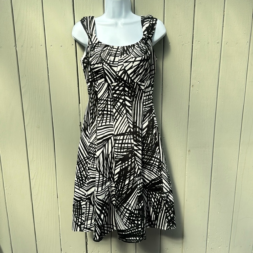 Maggy London black and white palm print dress 6